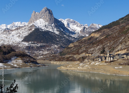 embalse de lanuza