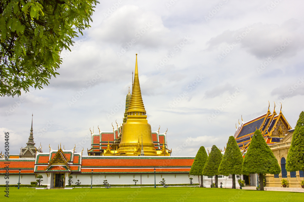 Naklejka premium Temple of the Emerald Buddha Wat Phra Kaew Bangkok, Thailand