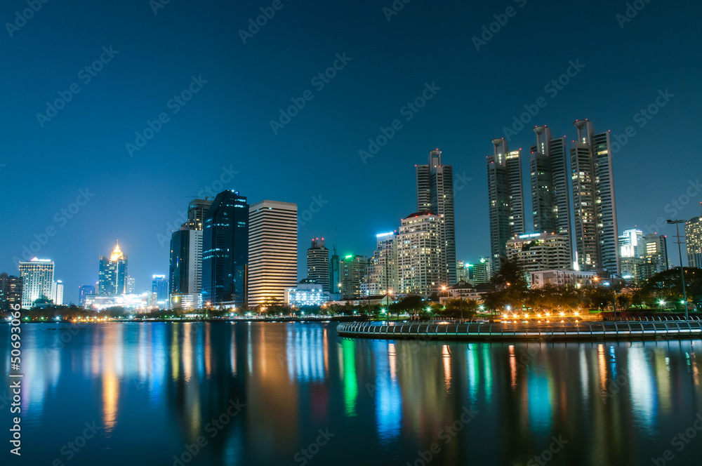 Obraz premium Bangkok city at twilight