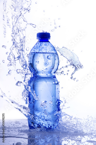 acqua splash in bottiglia