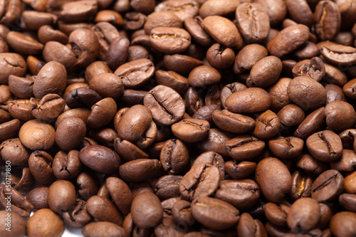 Fototapeta Naklejka Na Ścianę i Meble -  coffee beans close up isolated on white