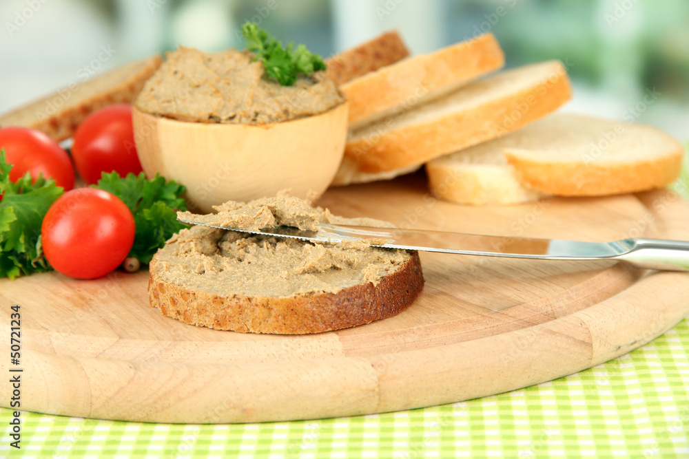 Composition of fresh pate, tomatoes and bread,