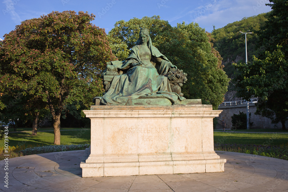 Queen Elizabeth Statue in Budapest