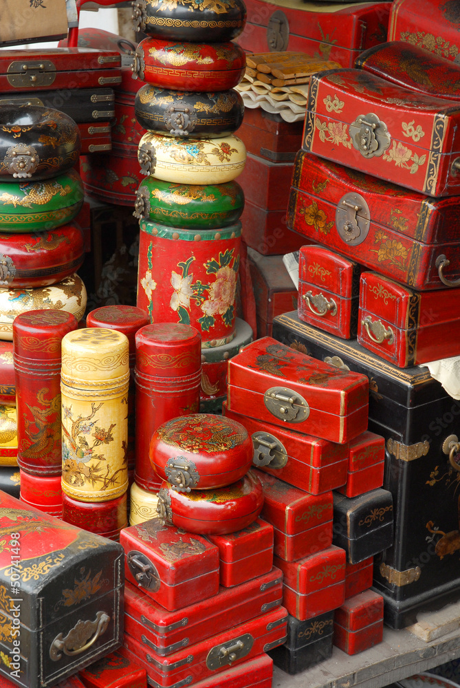 Naklejka premium Dongtai Lu Antique Market famous Chinese red boxes on sale