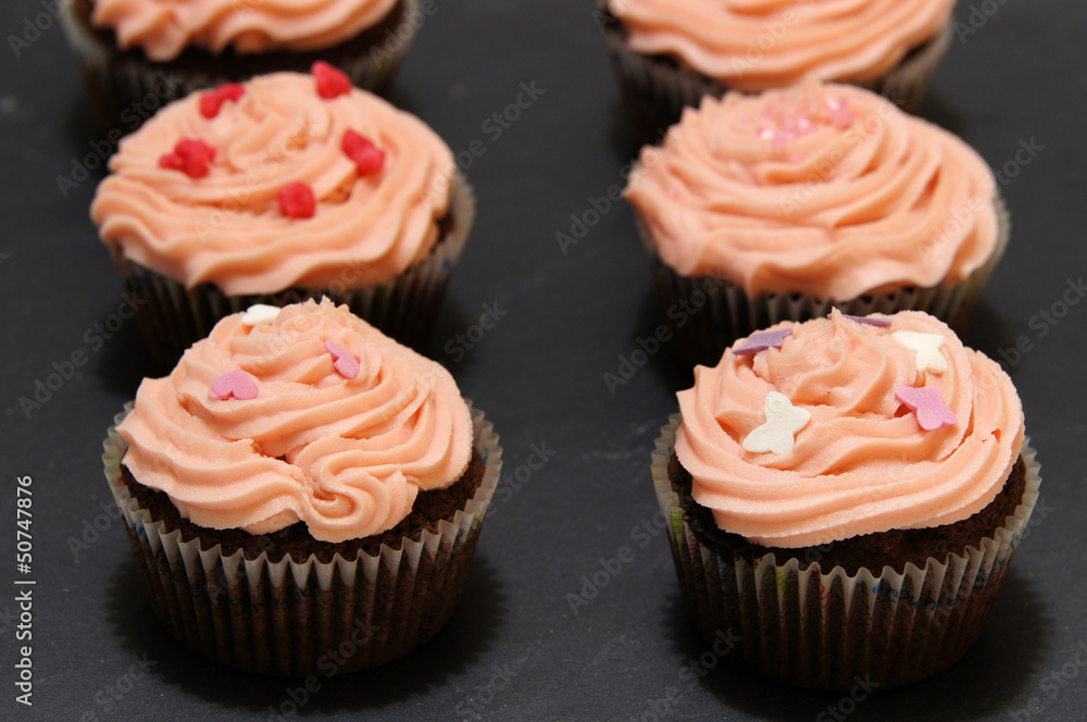Cupcakes au chocolat et glaçage crème au beurre Cupcakes au chocolat et glaçage crème au beurre