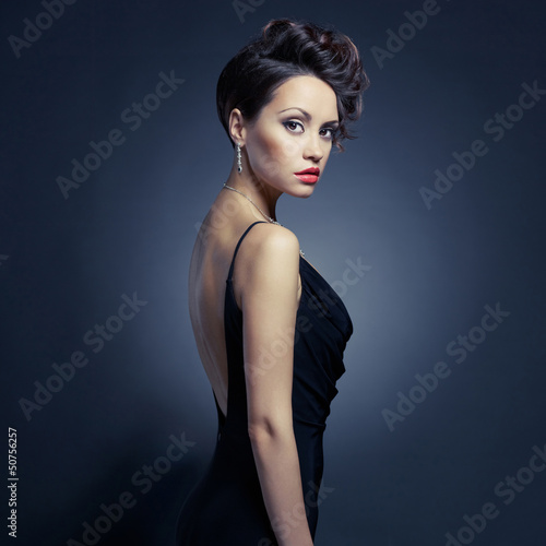 Valokuva Elegant lady in evening dress