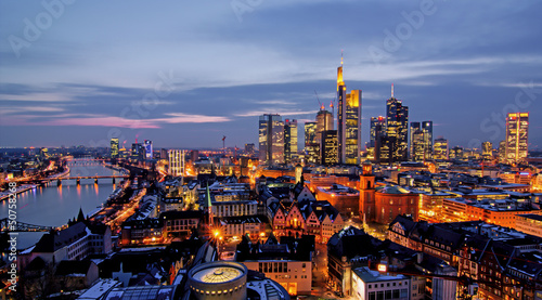 Obraz na płótnie Frankfurt am Abend von oben w salonie