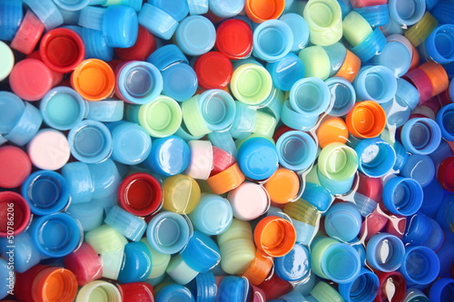 In many colors bottle caps.