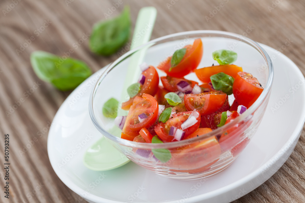 Tomatensalat in Schale Tomatensalat in Schale