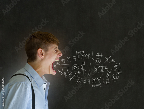 Fotografia Angry man shouting and swearing at chalk blackboard background