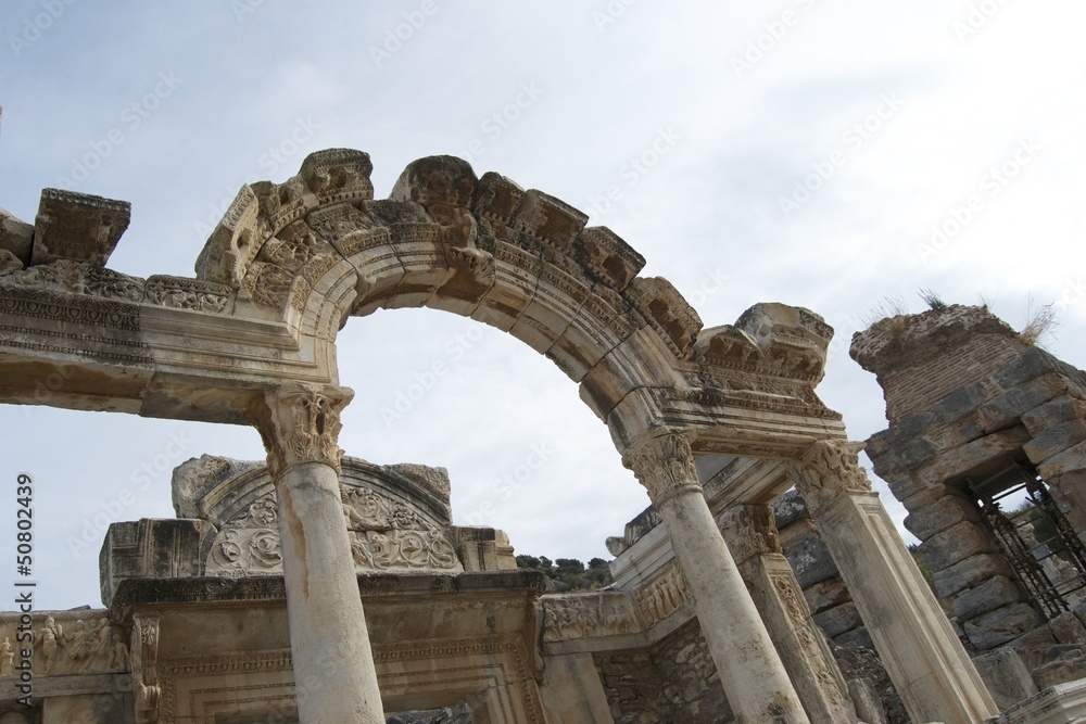 Ruinen des Hadrianstempel in Ephesos