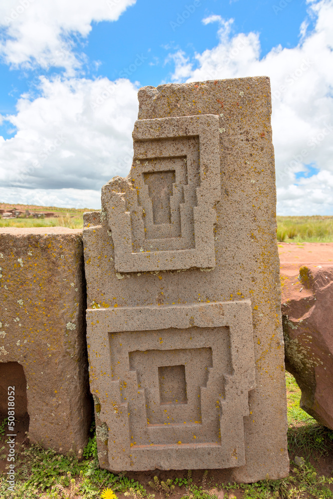 Kapitein Brie slijtage ontsnappen Megalithic stone with intricate carving in Puma Punku Stock Photo | Adobe  Stock