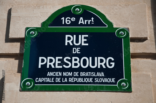 Canvas Print Rue de Presbourg à Paris 16ièm