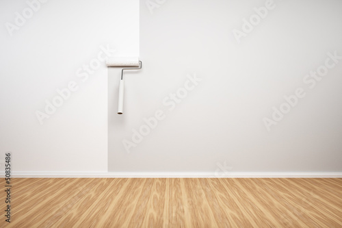 Wand wird weiss gestrichen