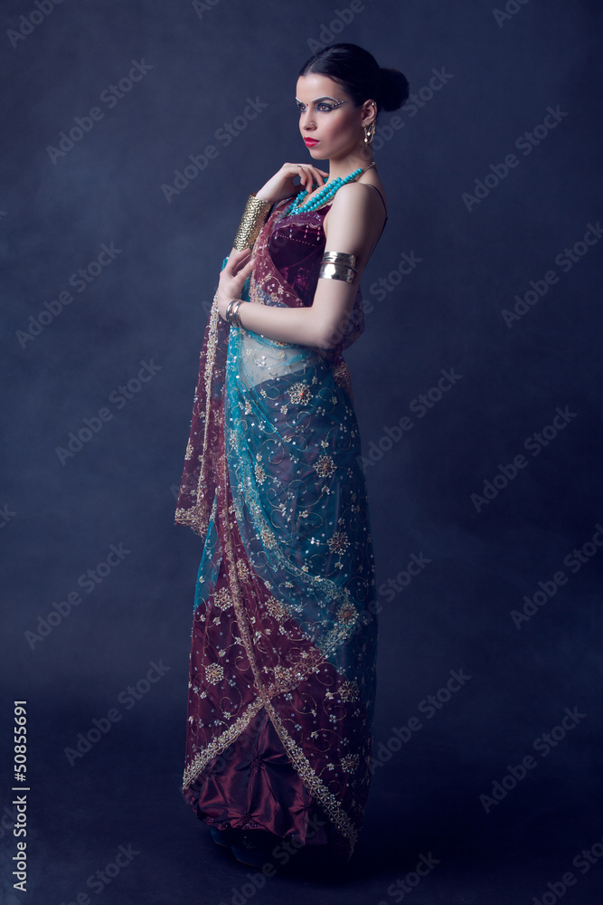 Beauty photo of a young indian woman in traditional clothing Stock ...
