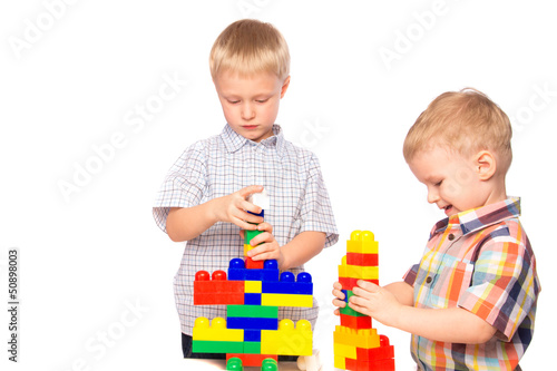 Children builds constructor