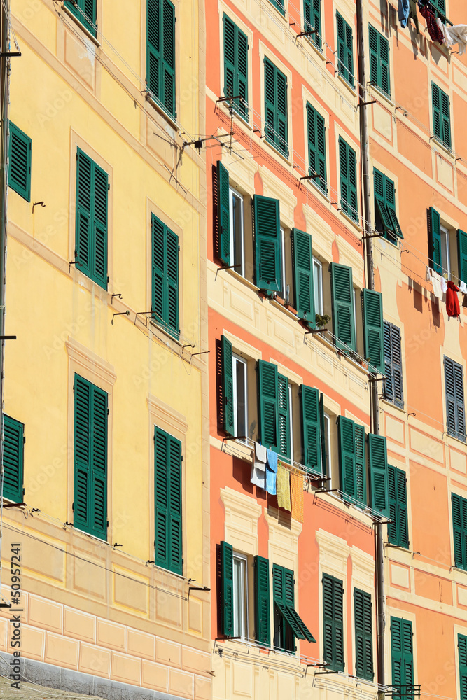 facciate di palazzi - facades in Camogli