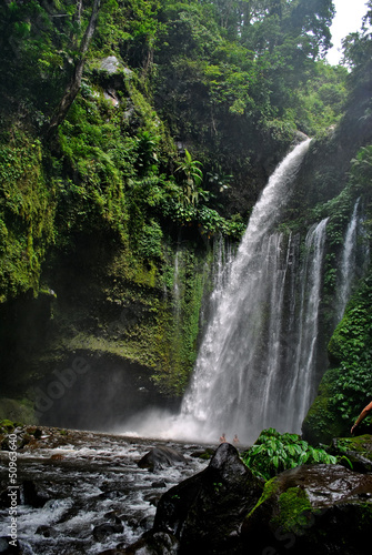 Obraz na płótnie Tiu Kelep Waterfall in Lombok Island w salonie