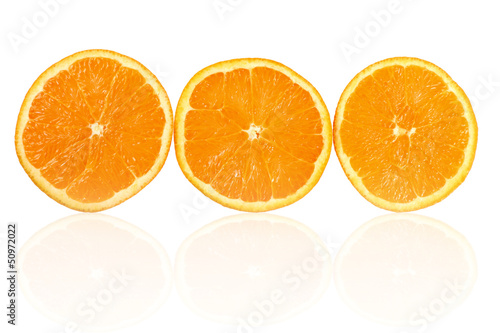 Pomarańcz, plaster 3 sztuki na białym tle.