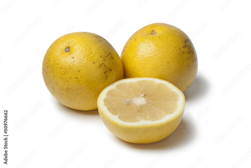 Whole and half white grapefruit Whole and half white grapefruit