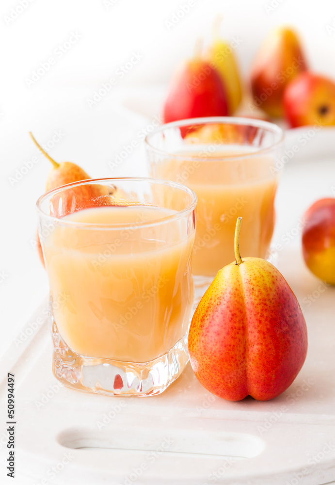 pear juice and fresh pears