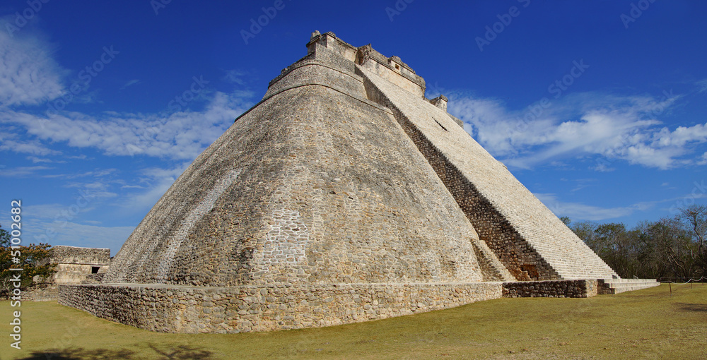 Pyramide du Devin a Uxmal Pyramide du Devin a Uxmal