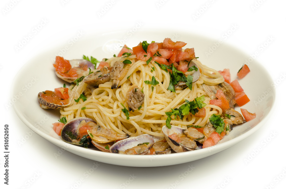 Spaghetti vongole e pomodoro fresco