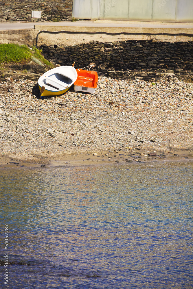 Obraz premium Stone beach with boats