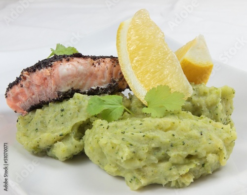 salmon with potato-broccoli pure