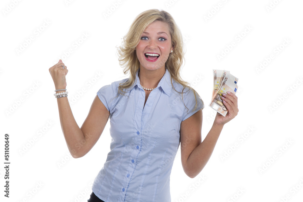 Fototapeta premium Blonde Frau hält lachend Geld in der Hand