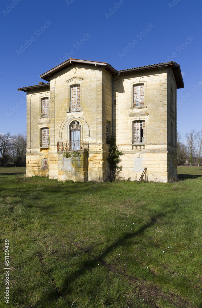 Naklejka premium Vieille maison abandonnée