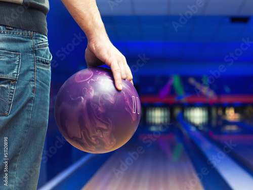Fotobehang Man with bowling ball