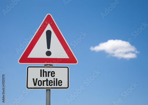 Achtung Schild mit Wolke IHRE VORTEILE