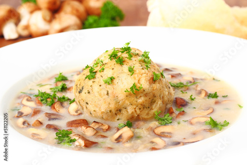 Dumpling with mushrooms - Semmelknödel mit Pilzen