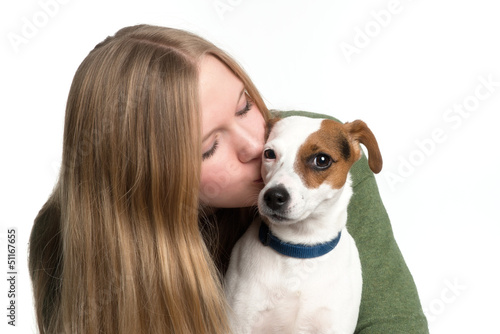 Mädchen küsst Hund © von Lieres