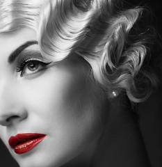 Fototapete Frauen Blonde Retro Frau im Eleganzstil  © Nejron Photo
