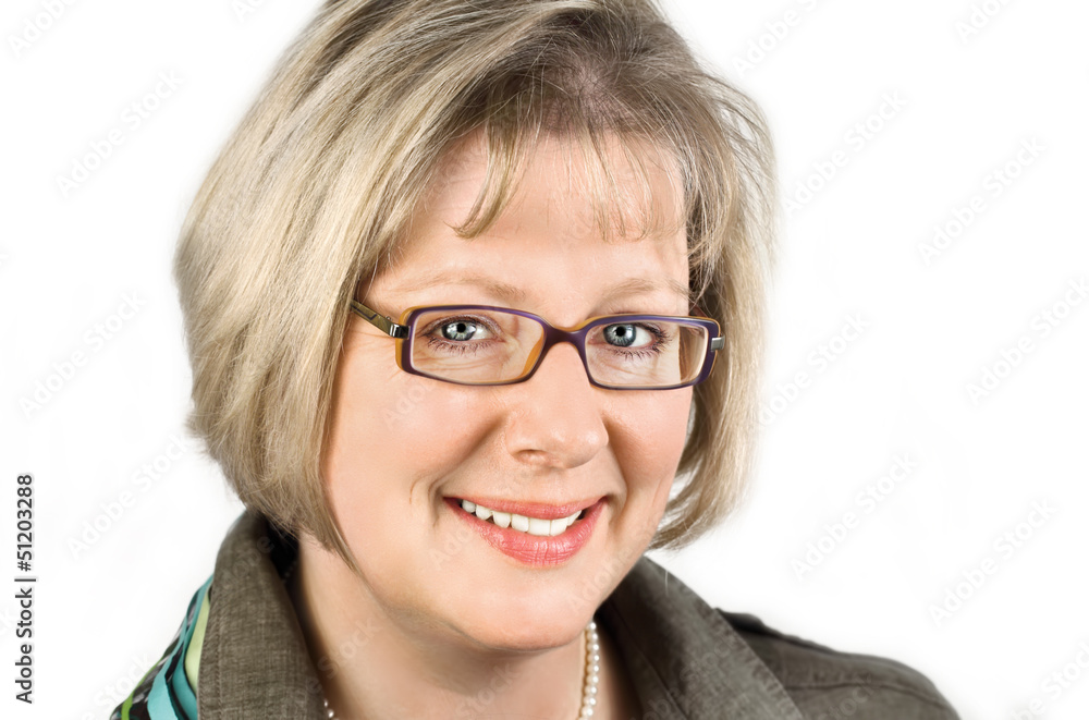 Fototapeta premium Frau entspannt lächelnd