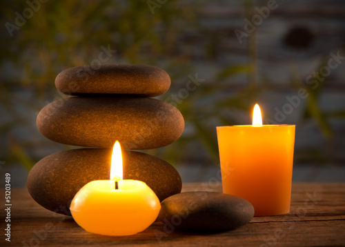 Spa martwa natura z aromatycznymi świecami