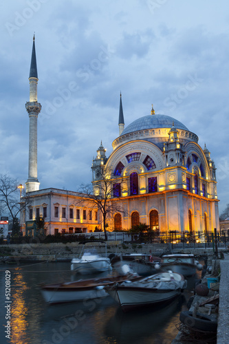Mezquita de Dolmabahçe (Estambul) photo