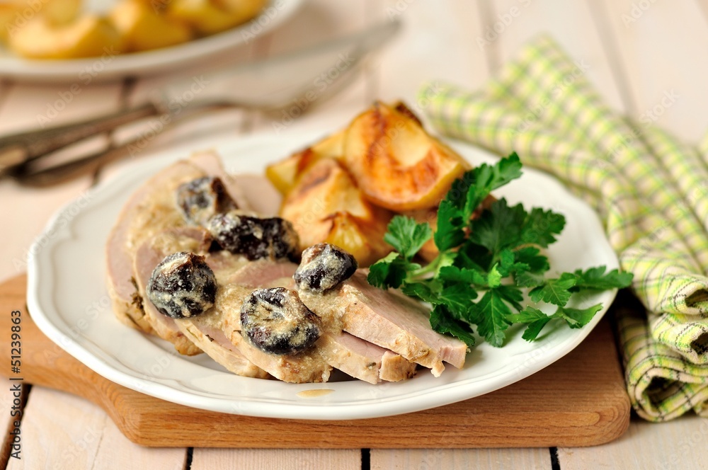 Creamy Prune and Pork Pot Roast with Apples Creamy Prune and Pork Pot Roast with Apples