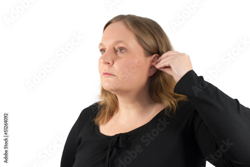Frau mit Ohrstöpsel