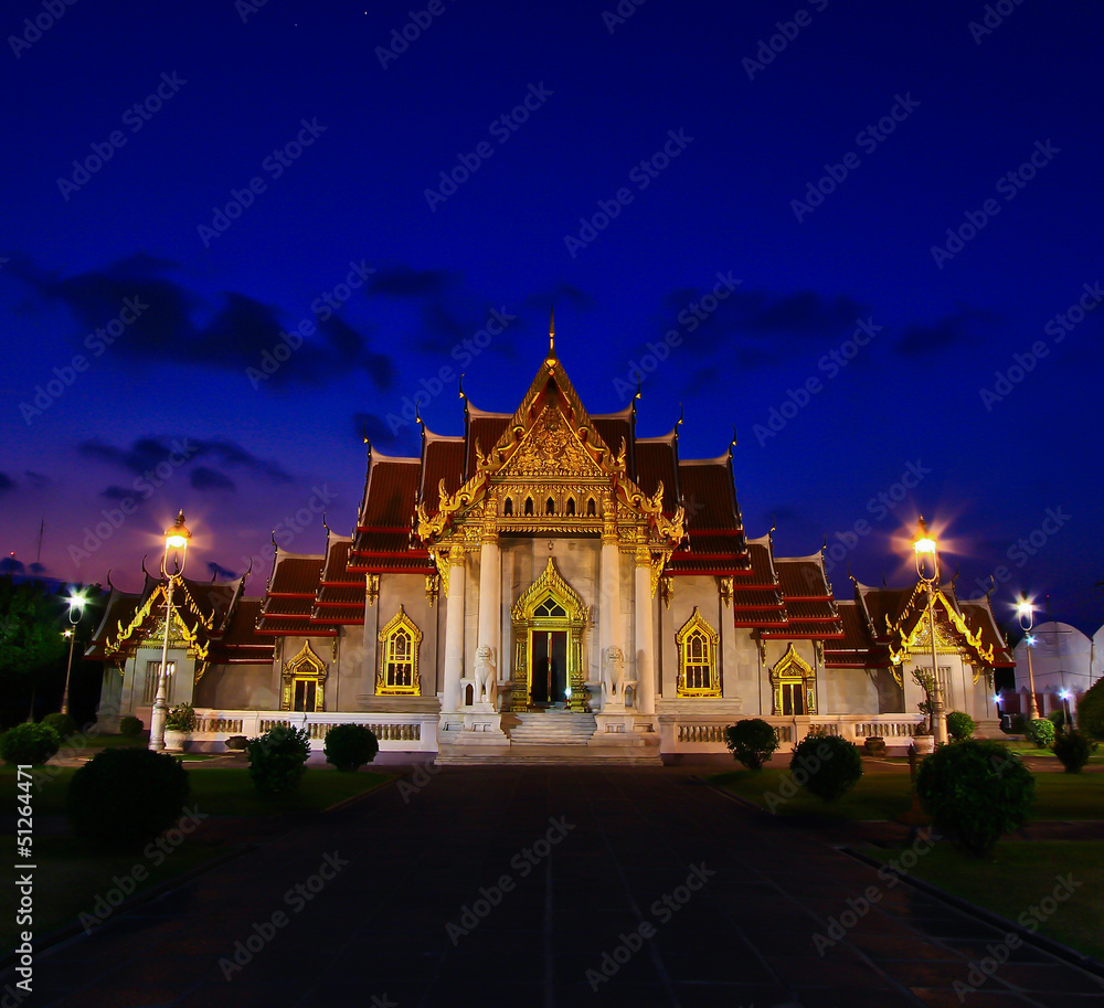 Fototapeta premium Wat Benchamabophit in Bangkok of Thailand