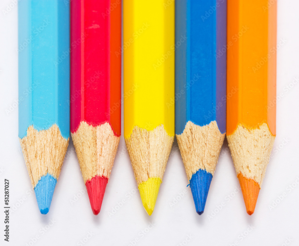 Color pencils five pieces in a roll. Color pencils five pieces in a roll.