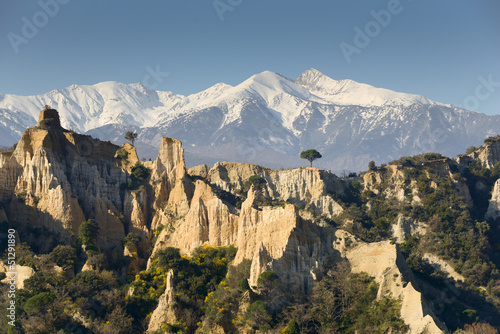 Le Canigou depuis les Orgues d'Ille sur Têt photo