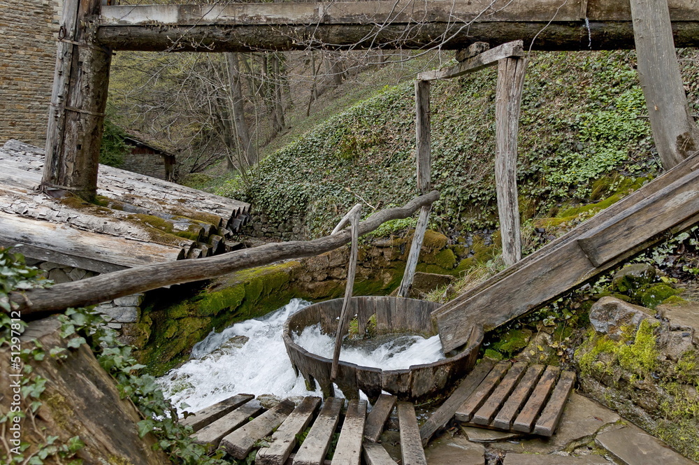 Appliances (Tepavitza)for washing of wool weaves with water