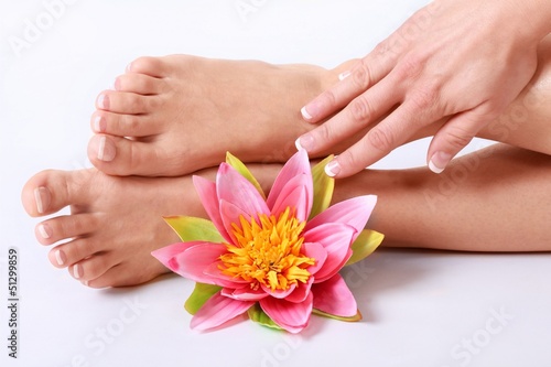 Hand und Füße einer Frau