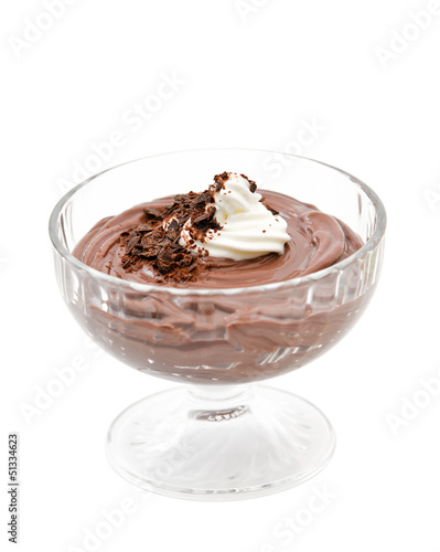 Foto Dark chocolate pudding dessert in glass bowl isolated over white