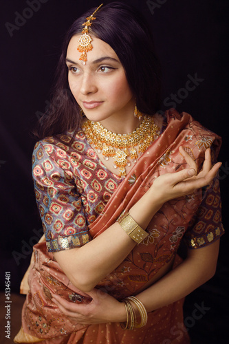 Canvastavla sweet indian girl in sari