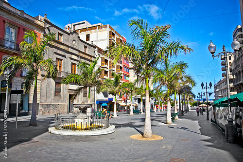 Tableau sur toile Mein street of old town Santa Cruz de Tenerife, Spain.