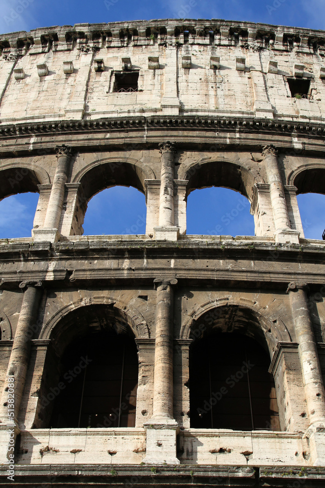 Arches du Colisée à Rome
